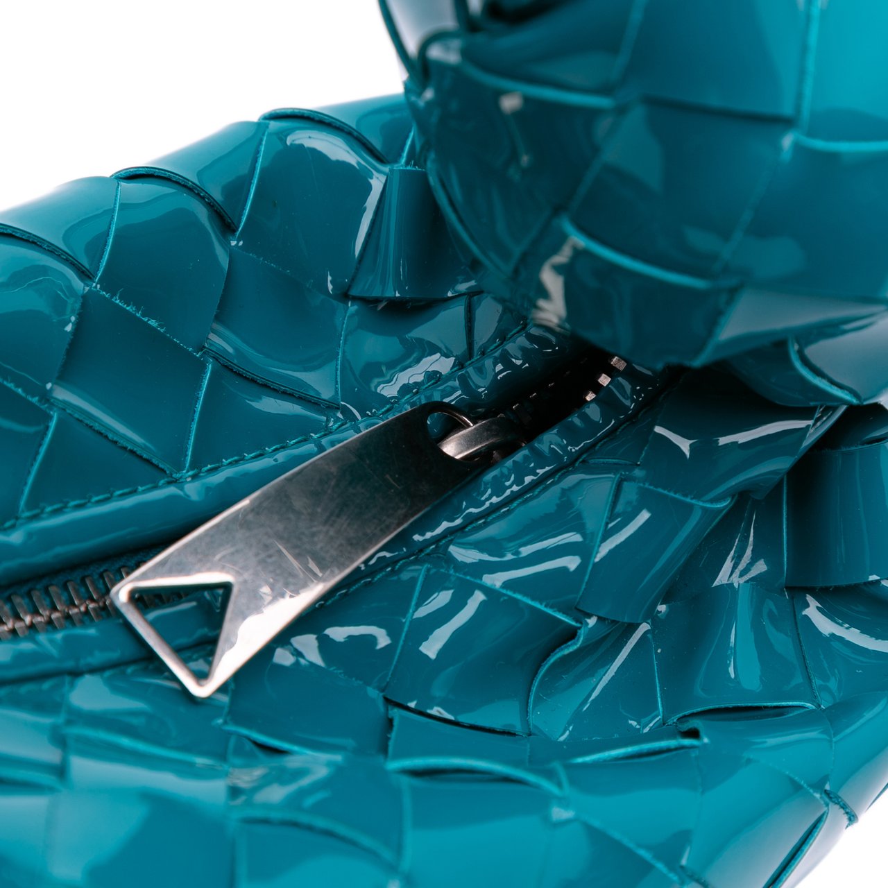 Bottega Veneta Mini Patent Intrecciato Jodie Blauw
