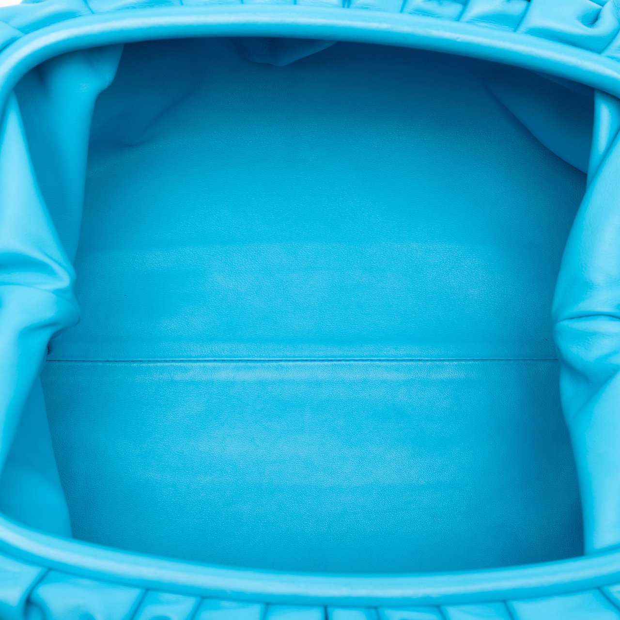 Bottega Veneta Lambskin The Pouch Blauw