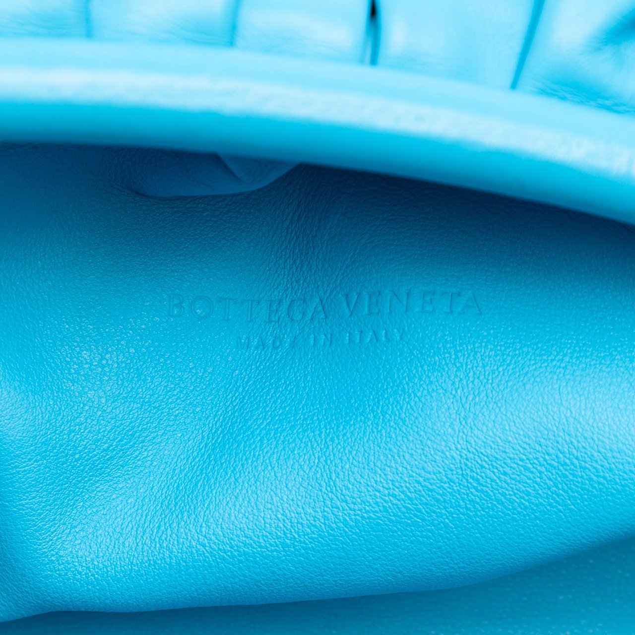 Bottega Veneta Lambskin The Pouch Blauw