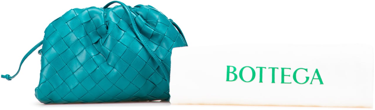 Bottega Veneta Nappa Intrecciato The Mini Pouch Blauw