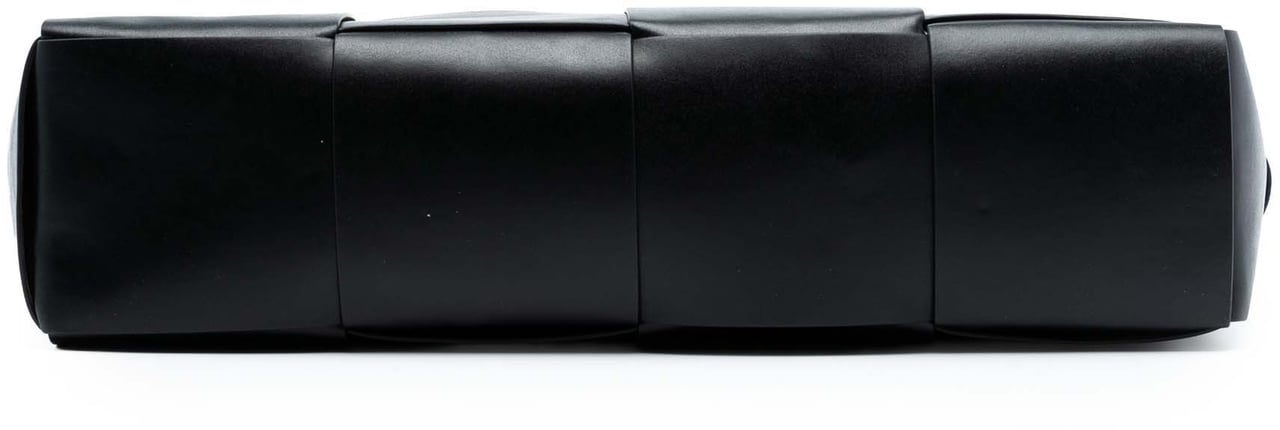 Bottega Veneta Large Lambskin Maxi Intrecciato Arco Tote Zwart