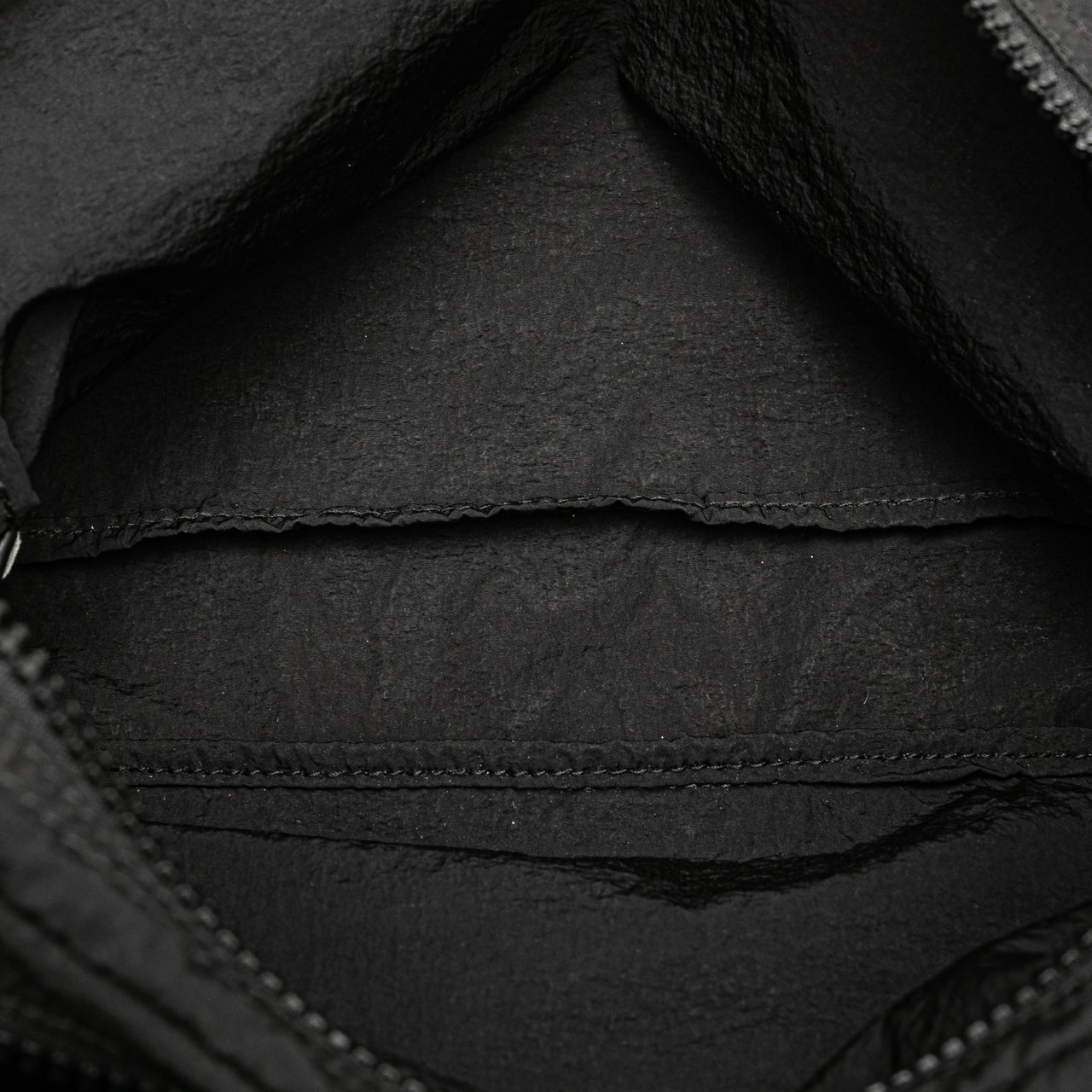 Bottega Veneta Nylon and Calfskin Intrecciato Belt Bag Zwart