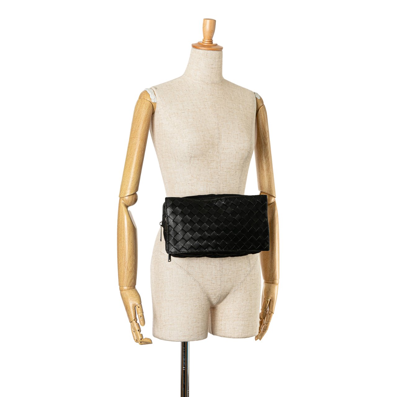 Bottega Veneta Nylon and Calfskin Intrecciato Belt Bag Zwart