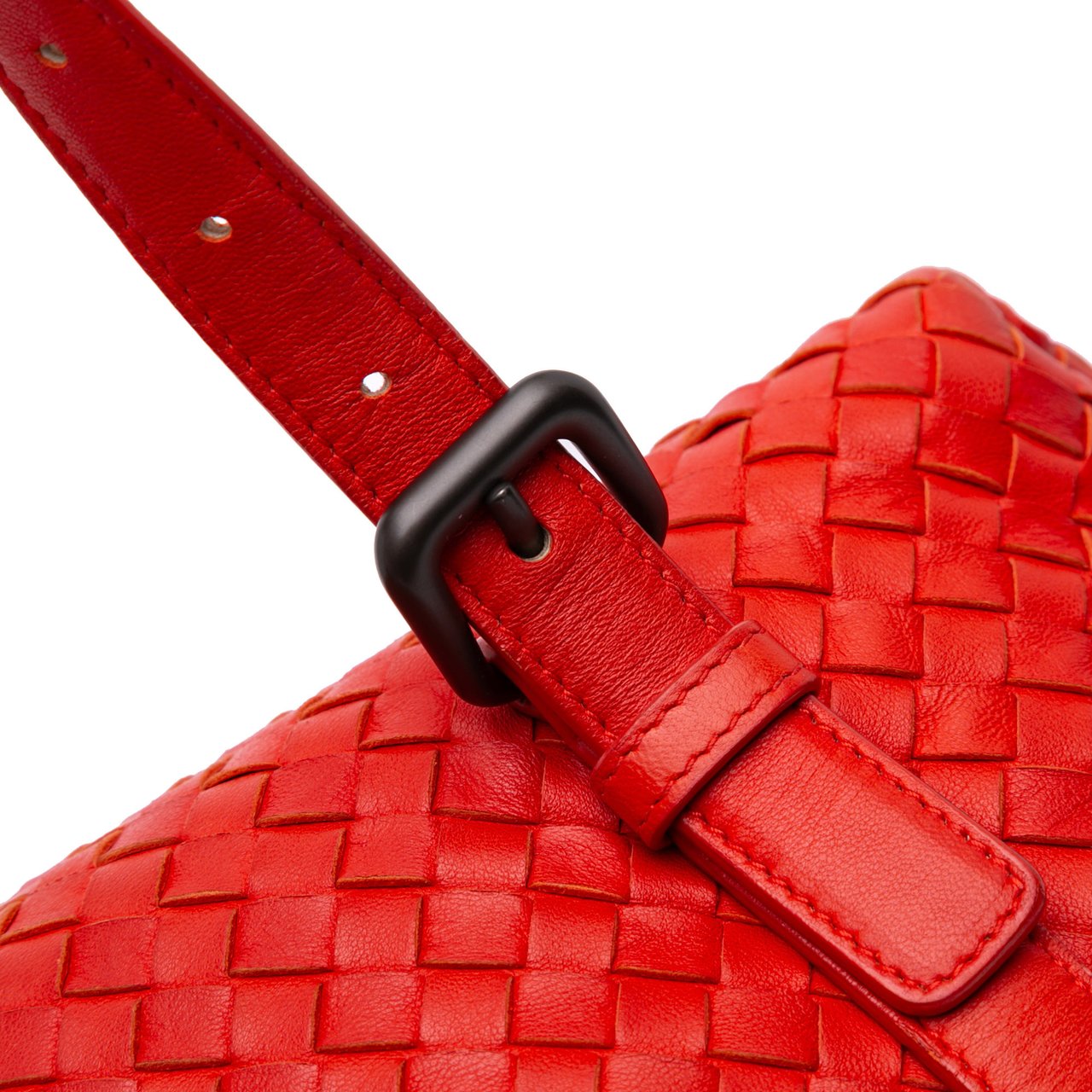 Bottega Veneta Nappa Intrecciato Montaigne Shoulder Bag Rood