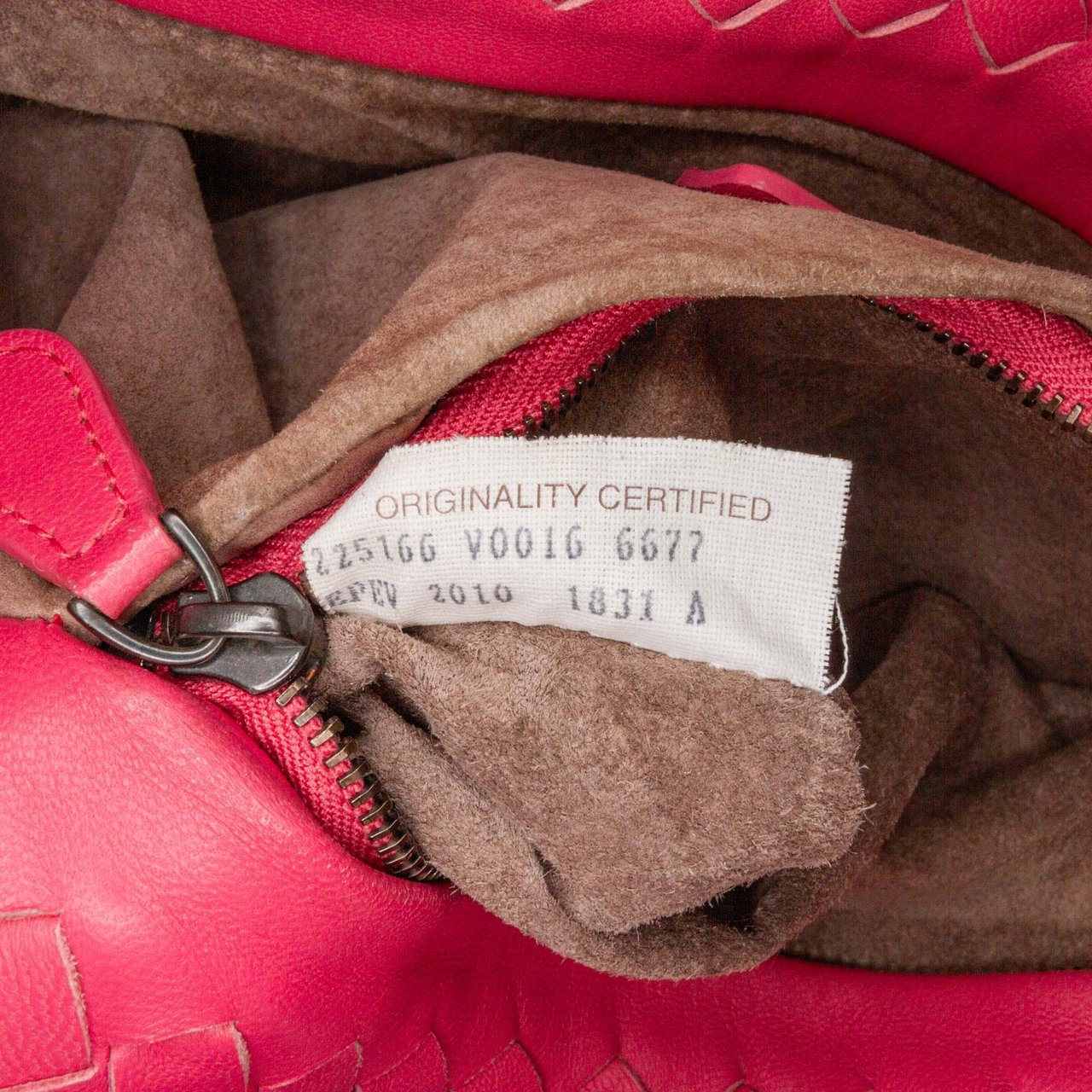 Bottega Veneta Nappa Intrecciato Bucket Bag Roze
