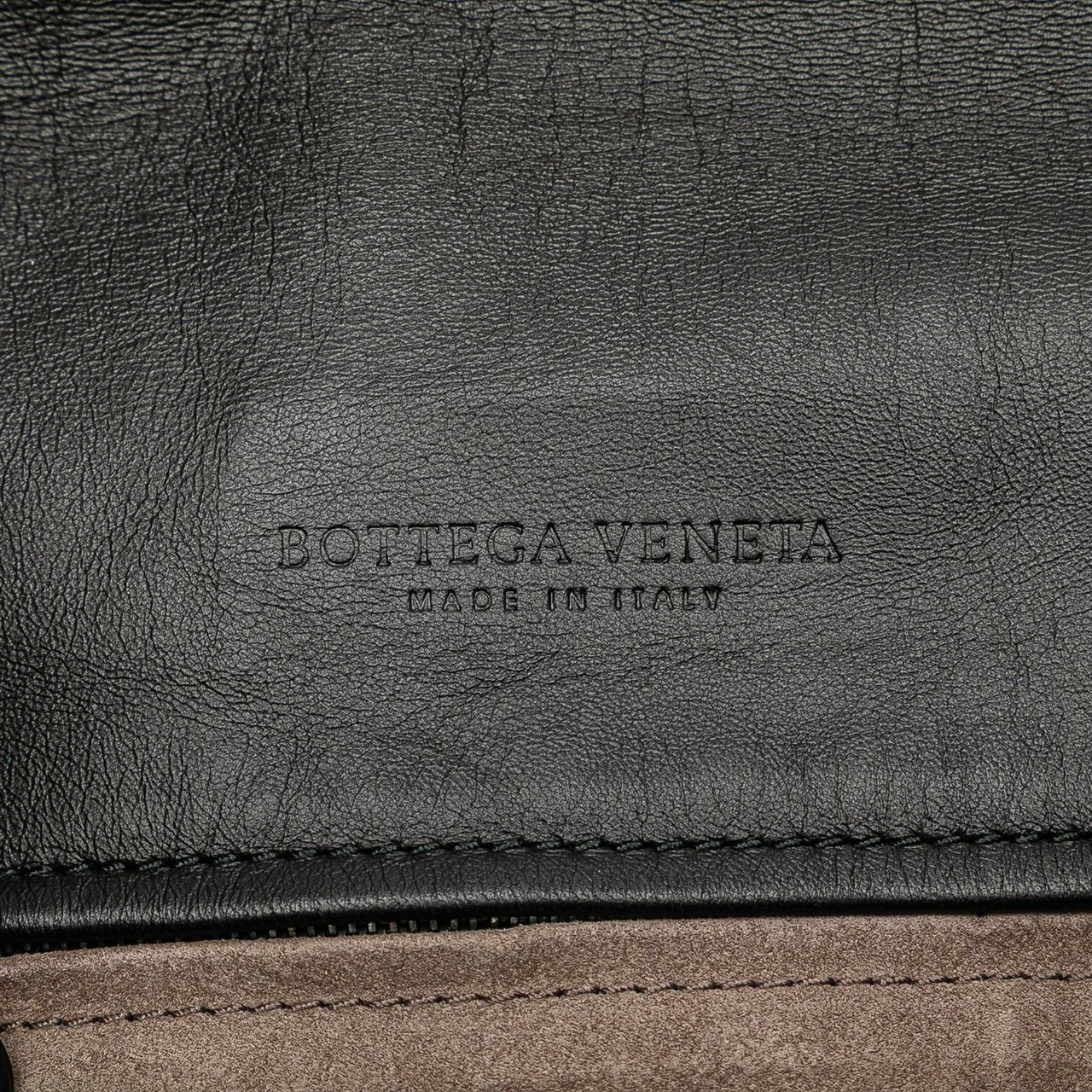 Bottega Veneta Nappa Intrecciato Flap Crossbody Zwart