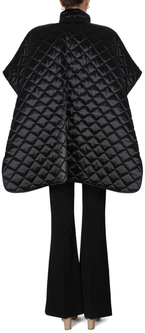 Boutique Moschino Diamond-Pattern Quilted Jacket With High Neck Zwart