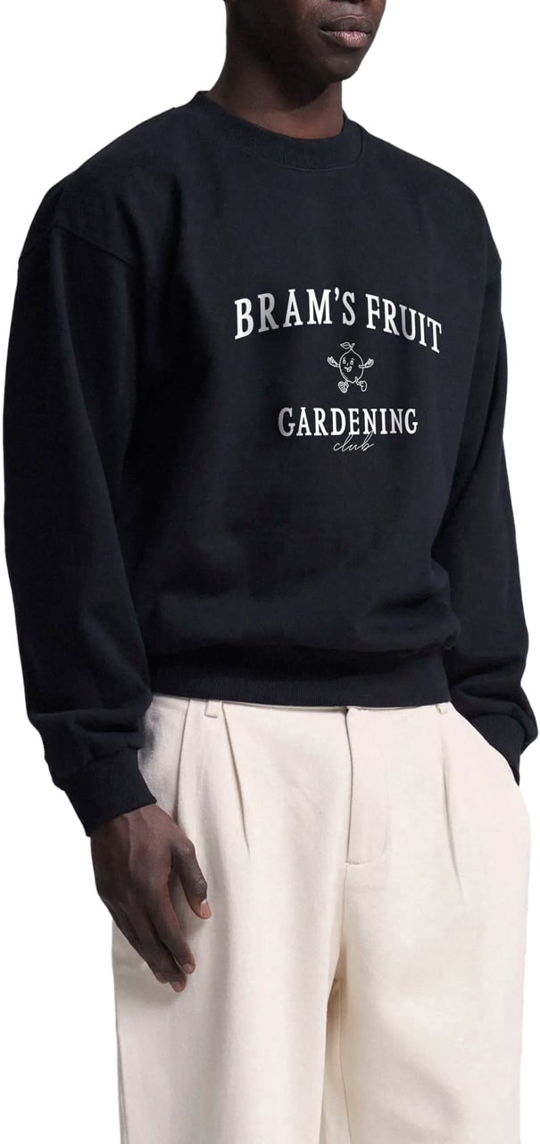 Bram's Fruit Gardening Club Crewneck - Black Zwart