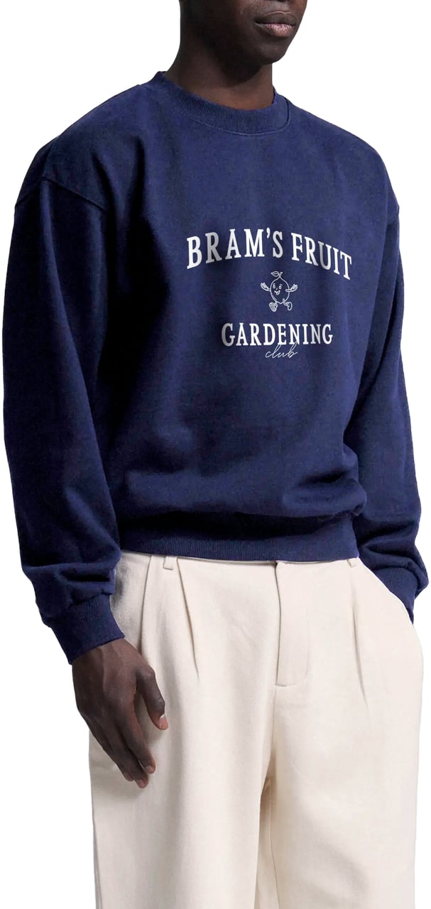 Bram's Fruit Gardening Club Crewneck - Navy Blauw