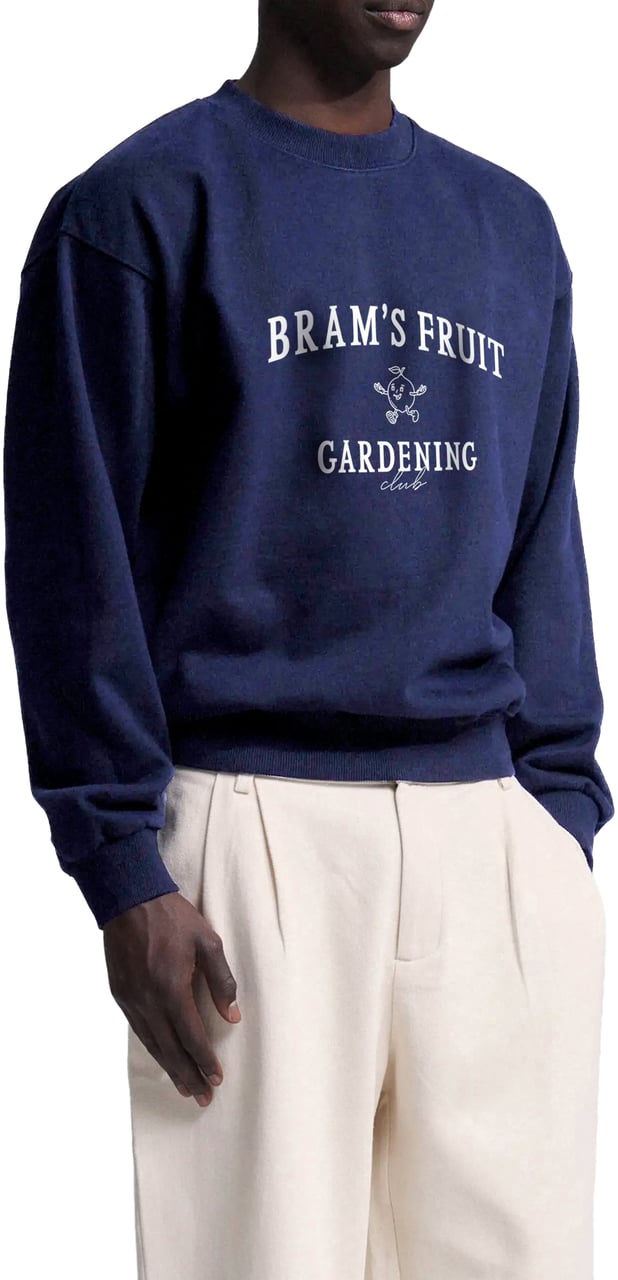 Bram's Fruit Gardening Club Crewneck - Navy Blauw