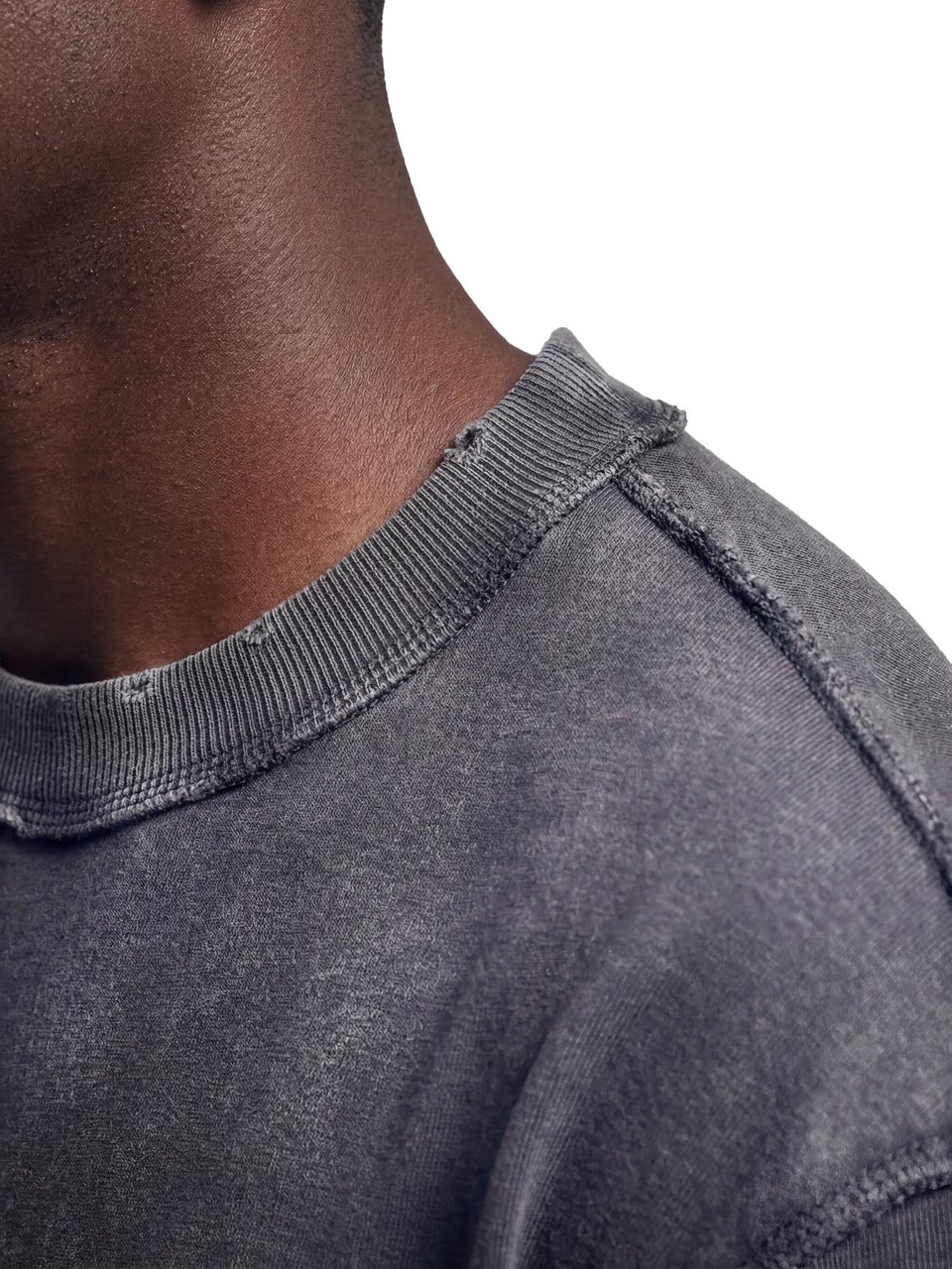 Bram's Fruit Distressed Leaf Longsleeve - Shadow Black Zwart