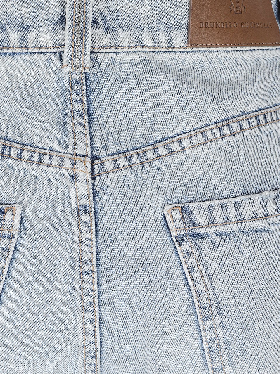 Brunello Cucinelli Light-Wash Denim Trousers with Rolled Hems Grijs