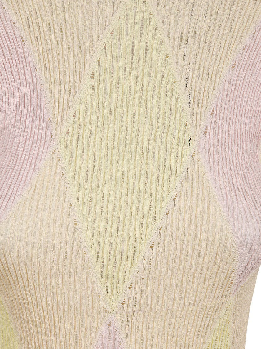 Burberry Sleeveless Textured Top With Diamond Pattern Neutraal