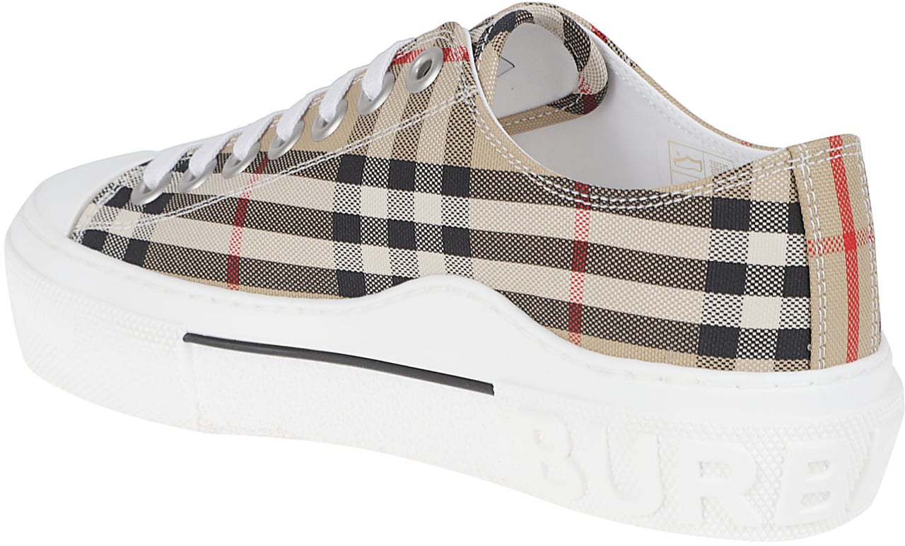 Burberry Classic Checkered Low-Top Sneakers with Embossed Branding Grijs