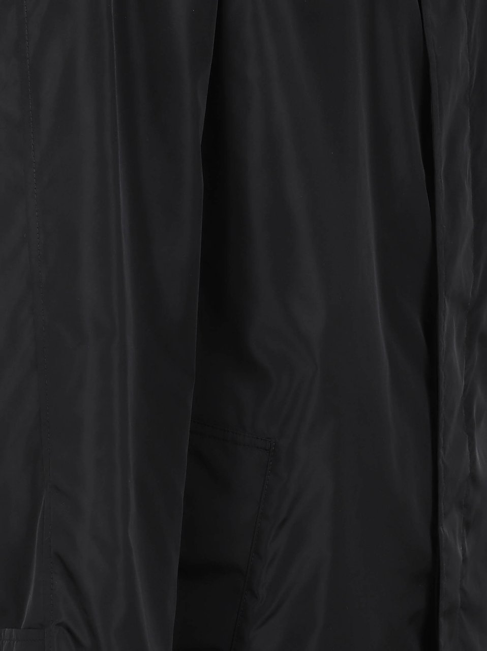 Burberry Single-Breasted Nylon Coat with Check Lining Zwart