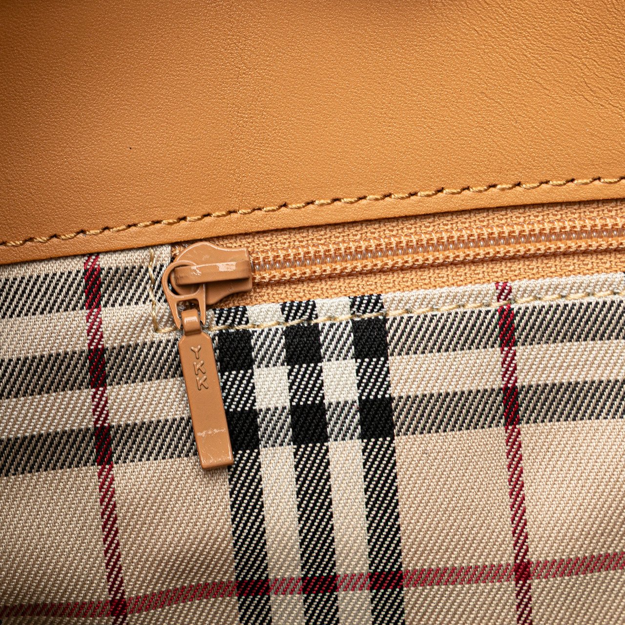 Burberry Leather Tote Bruin