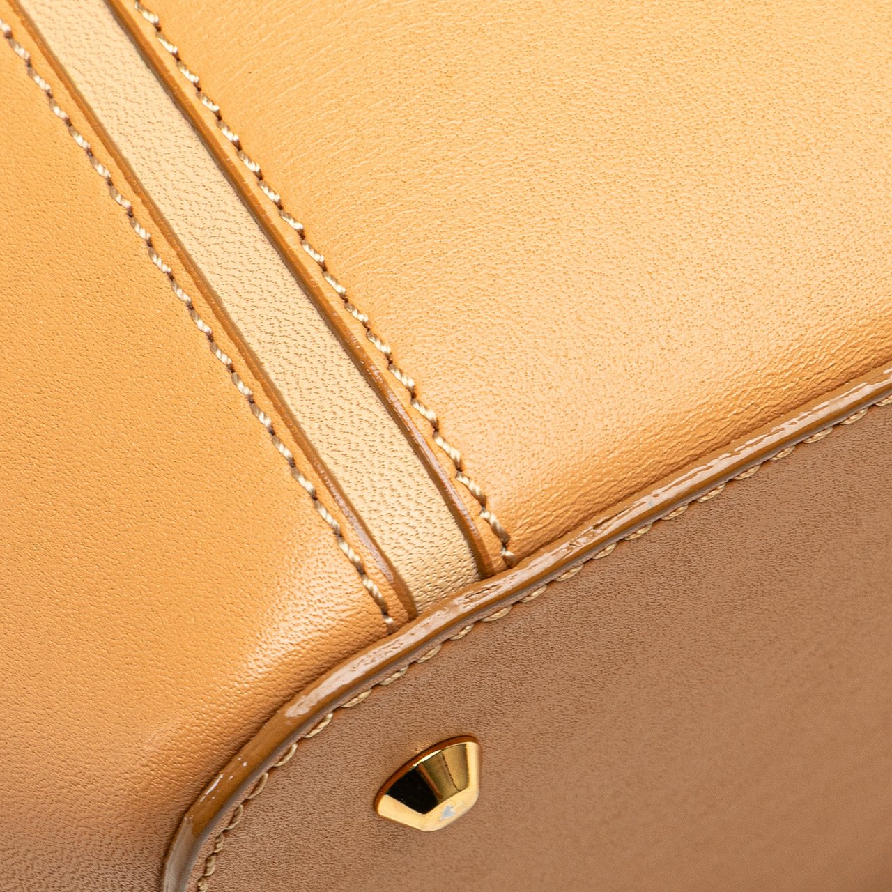 Burberry Leather Tote Bruin