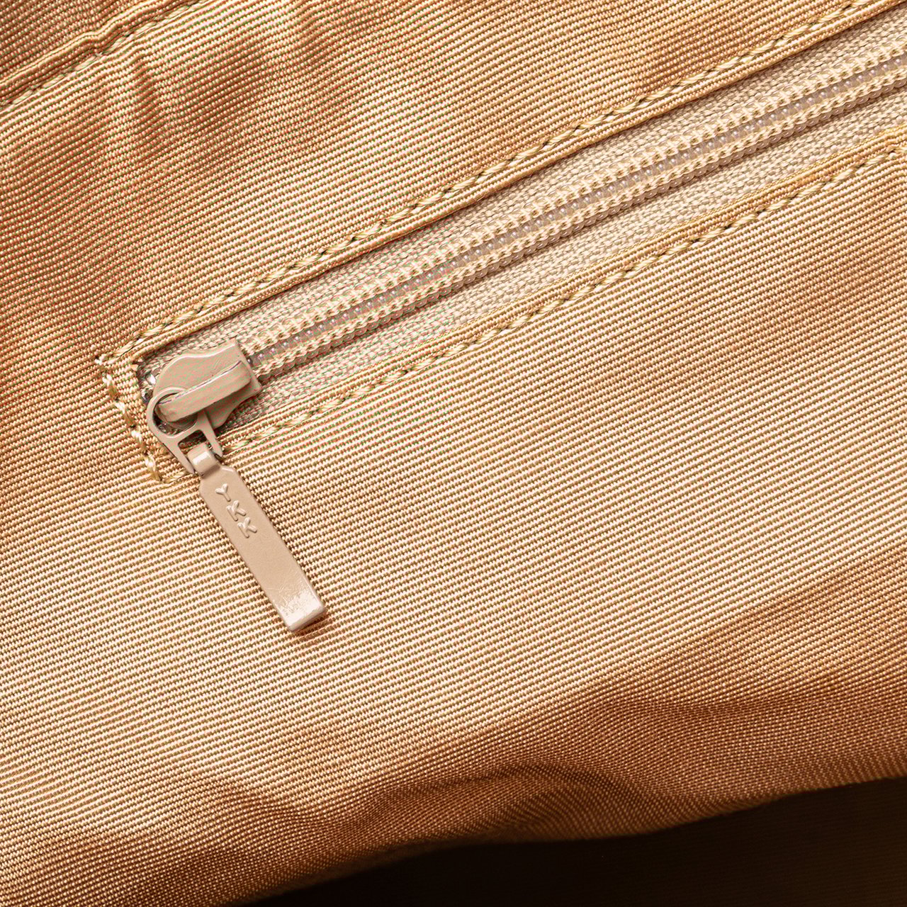 Burberry Haymarket Check Canvas Tote Bruin