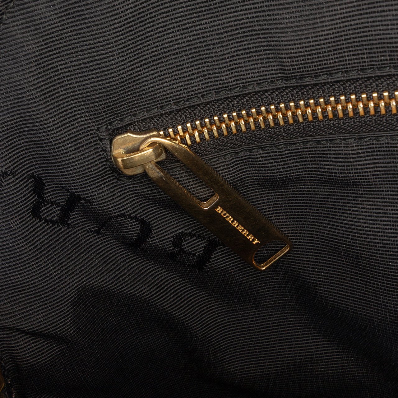 Burberry Medium Heritage Grain Check Embossed Orchard Bowling Bag Bruin