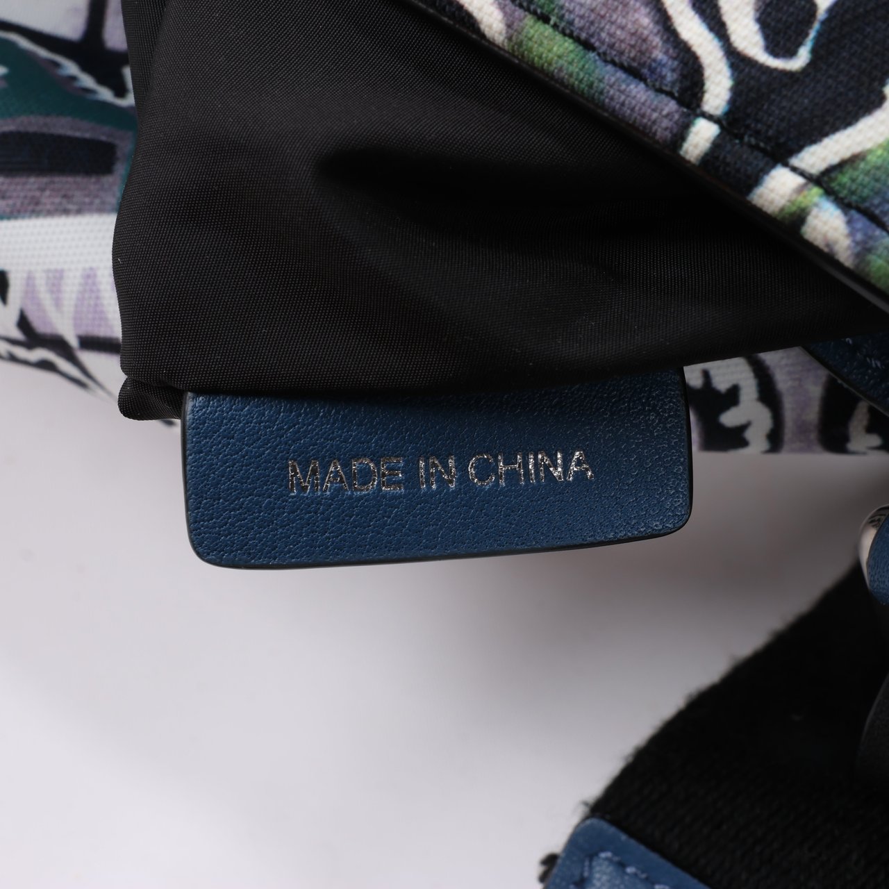 Burberry Burberry Graffiti Logo Printed Messenger Bag Multicolor Divers