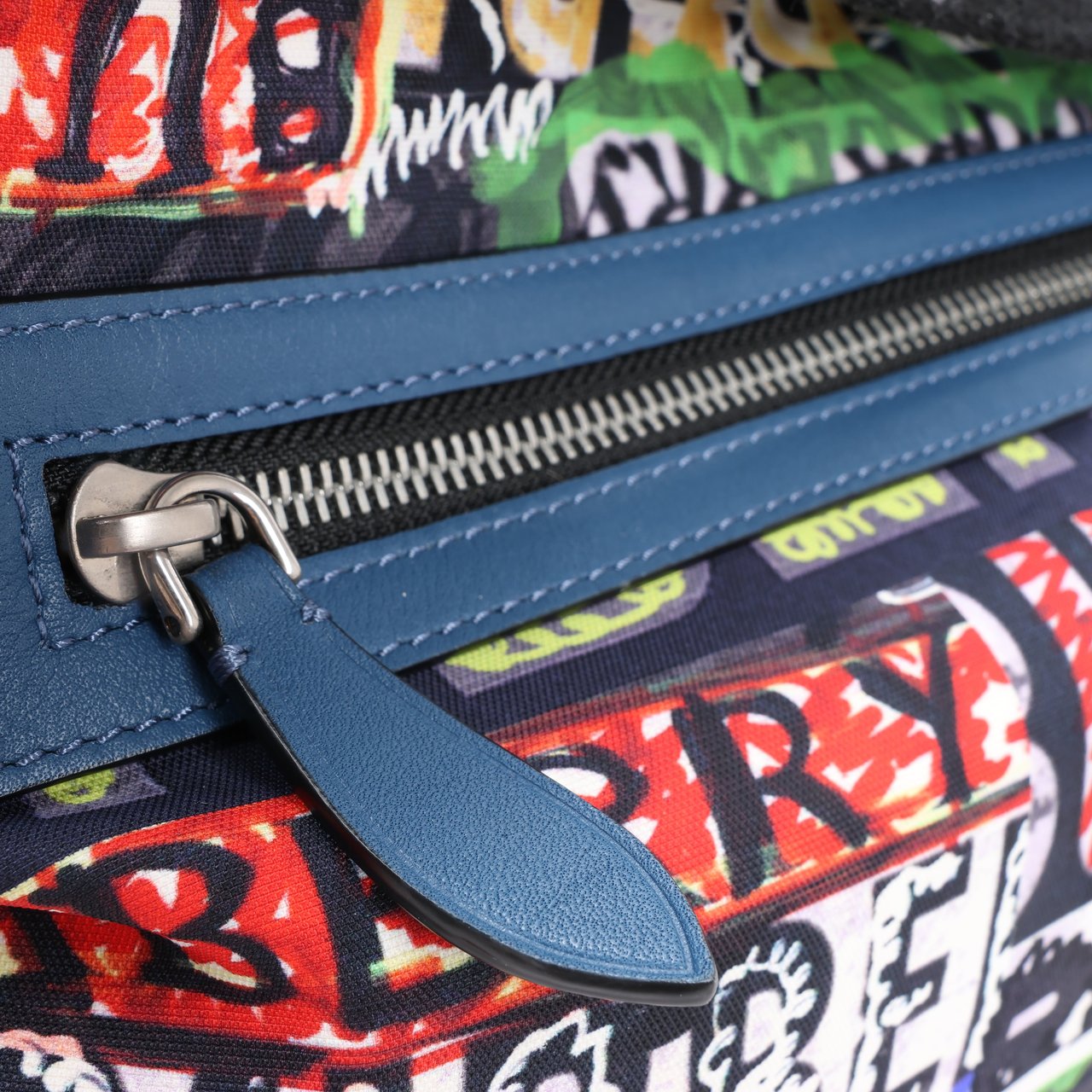 Burberry Burberry Graffiti Logo Printed Messenger Bag Multicolor Divers