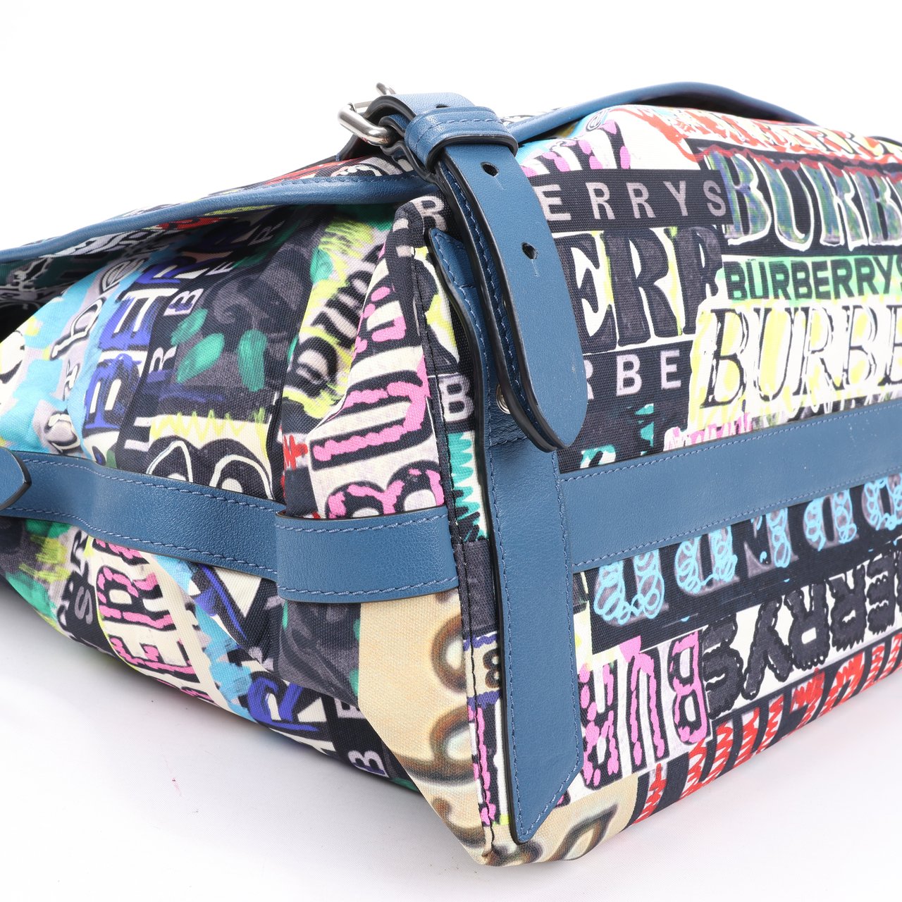 Burberry Burberry Graffiti Logo Printed Messenger Bag Multicolor Divers
