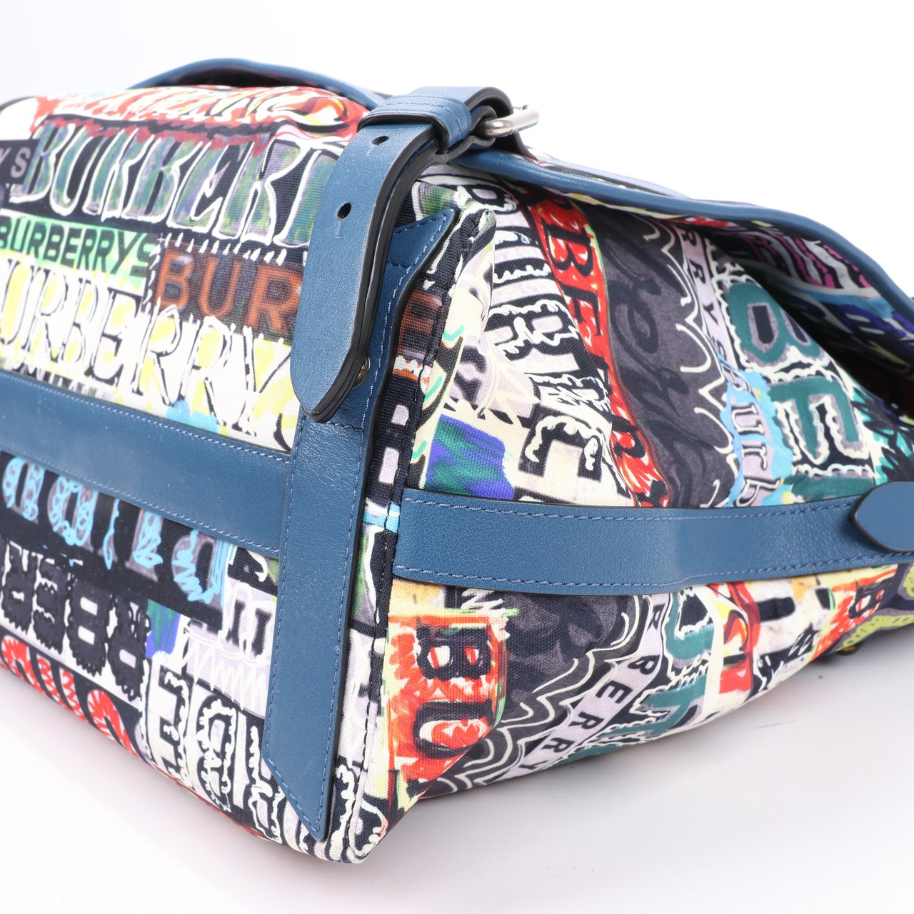 Burberry Burberry Graffiti Logo Printed Messenger Bag Multicolor Divers