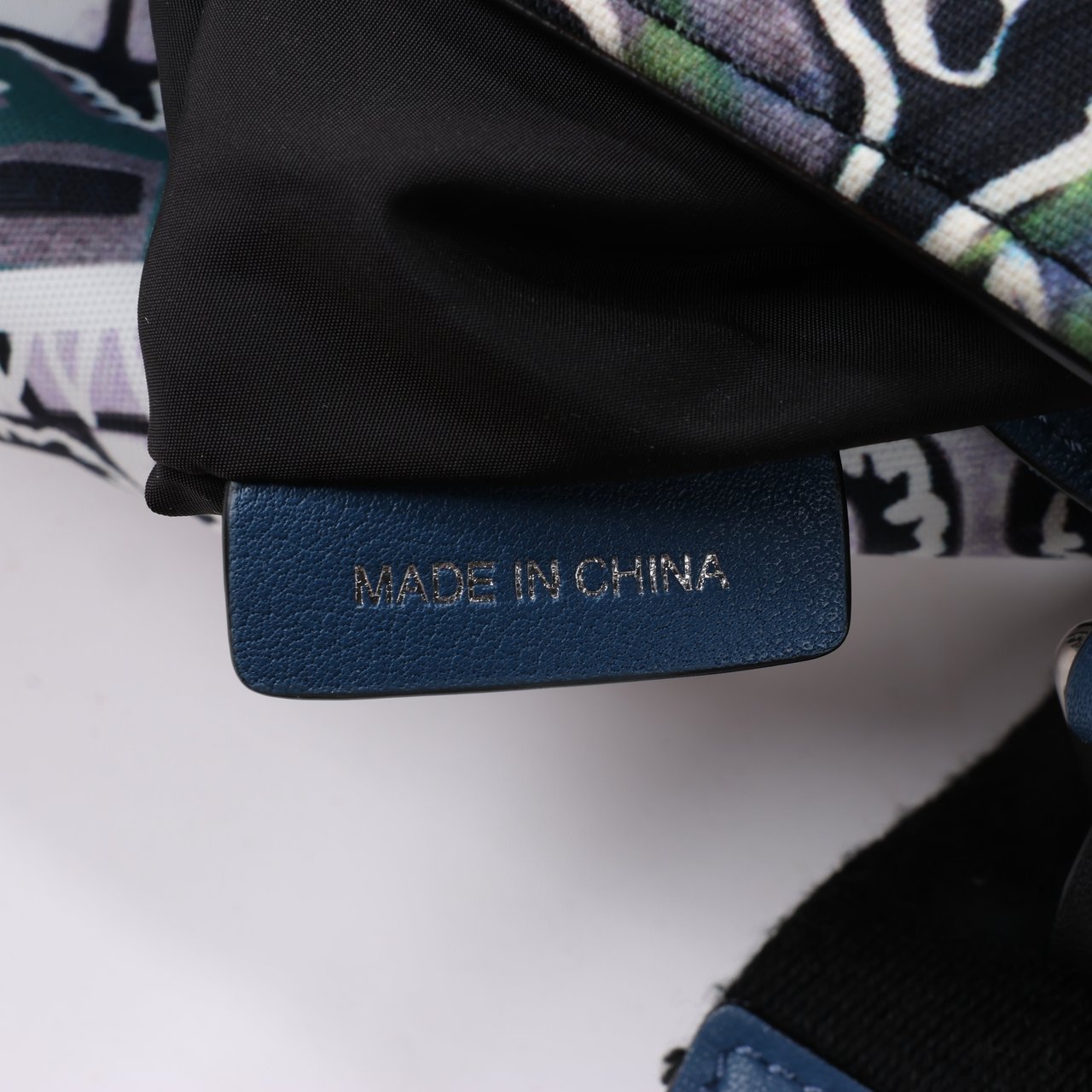 Burberry Burberry Graffiti Logo Printed Messenger Bag Multicolor Divers