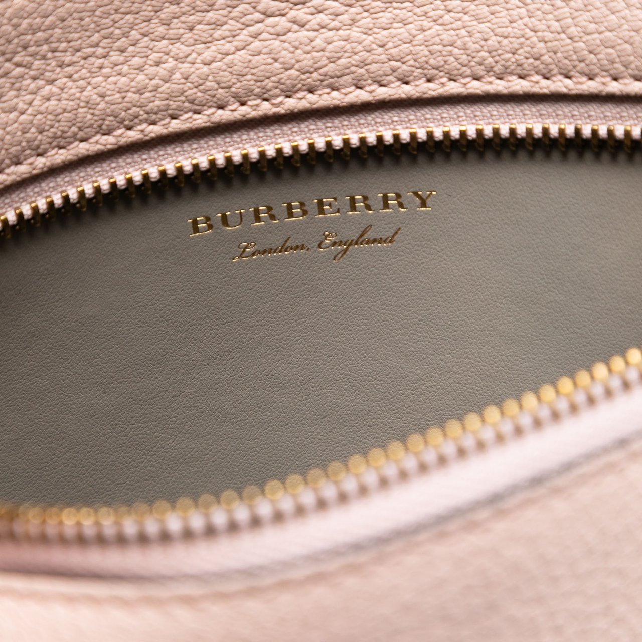 Burberry Leather Pendleton Clutch Roze