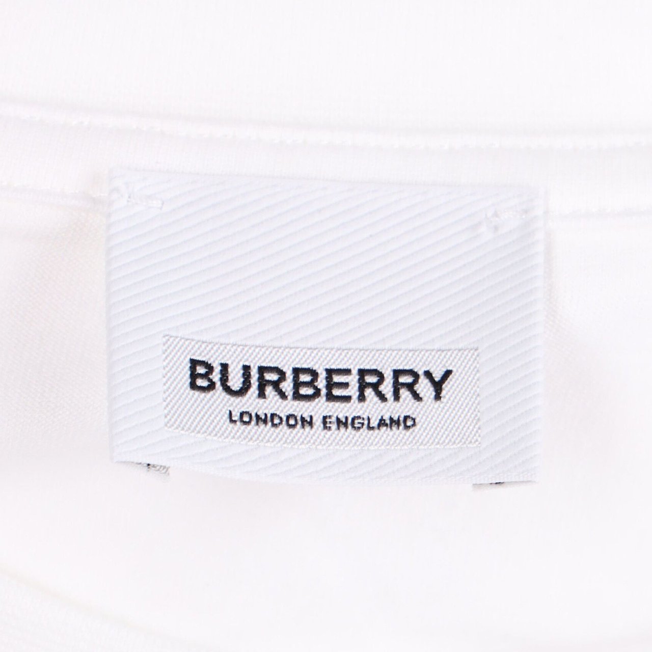 Burberry Relaxed-Fit Cotton T-Shirt With Bold Logo Print Wit