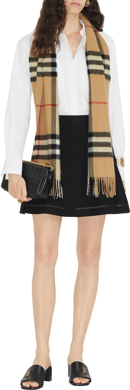 Burberry Camel Sciarpa In Cashmere Scarf Neutraal