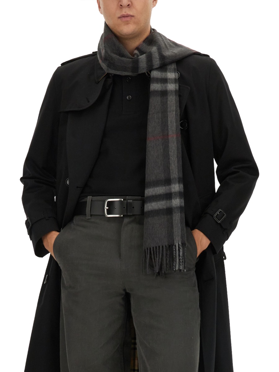 Burberry Neutrals Fringed Edges Cashmere Scarf Grijs