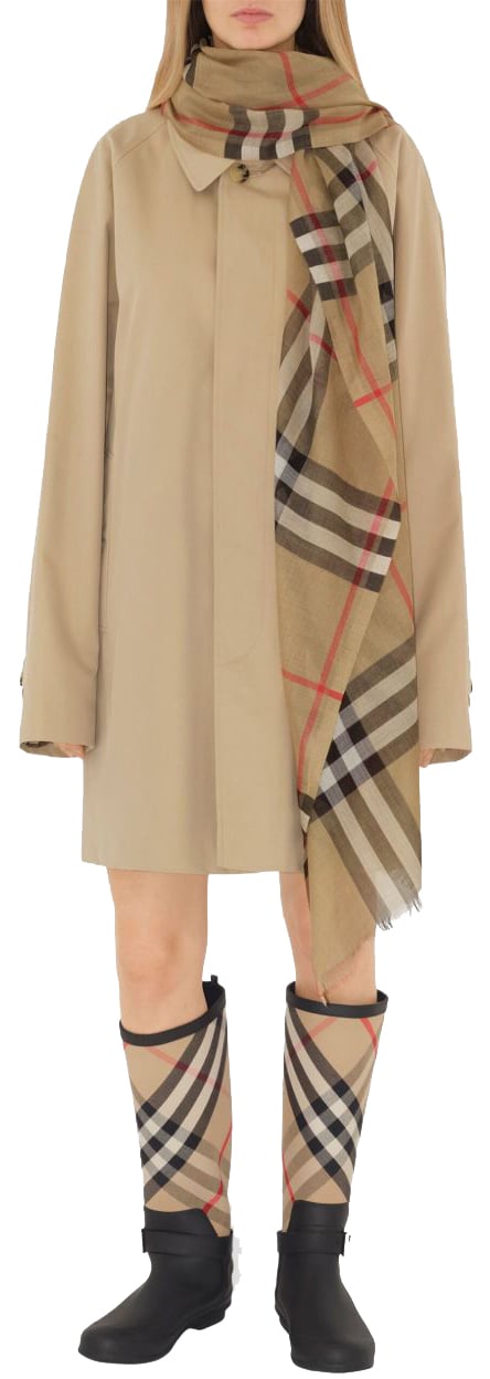 Burberry Scarfs Beige Beige