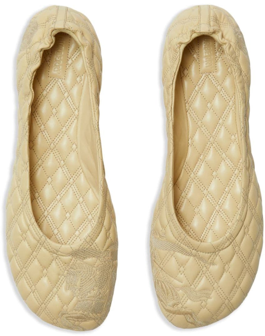 Burberry Flat Shoes White Wit