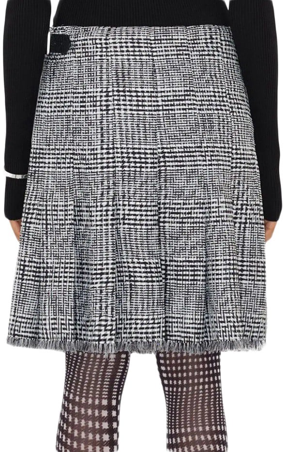 Burberry Textured Above-The-Knee Skirt With Structured Silhouette Grijs