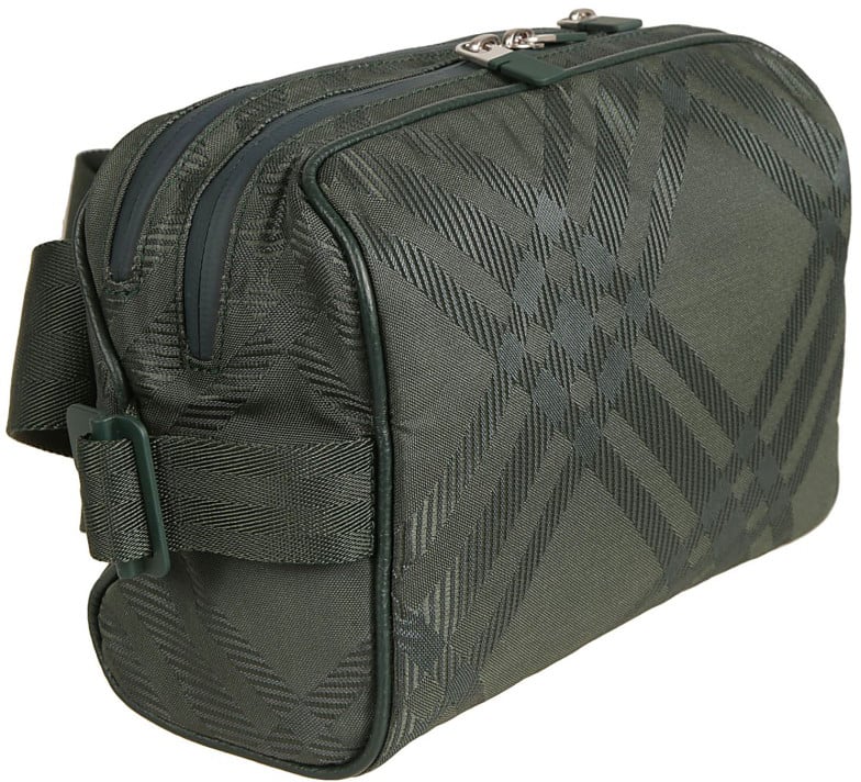 Burberry Textured Rectangular Bag With Adjustable Strap Groen