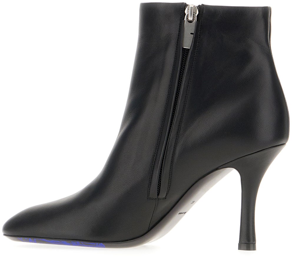 Burberry Burberry Black leather ankle boots Zwart