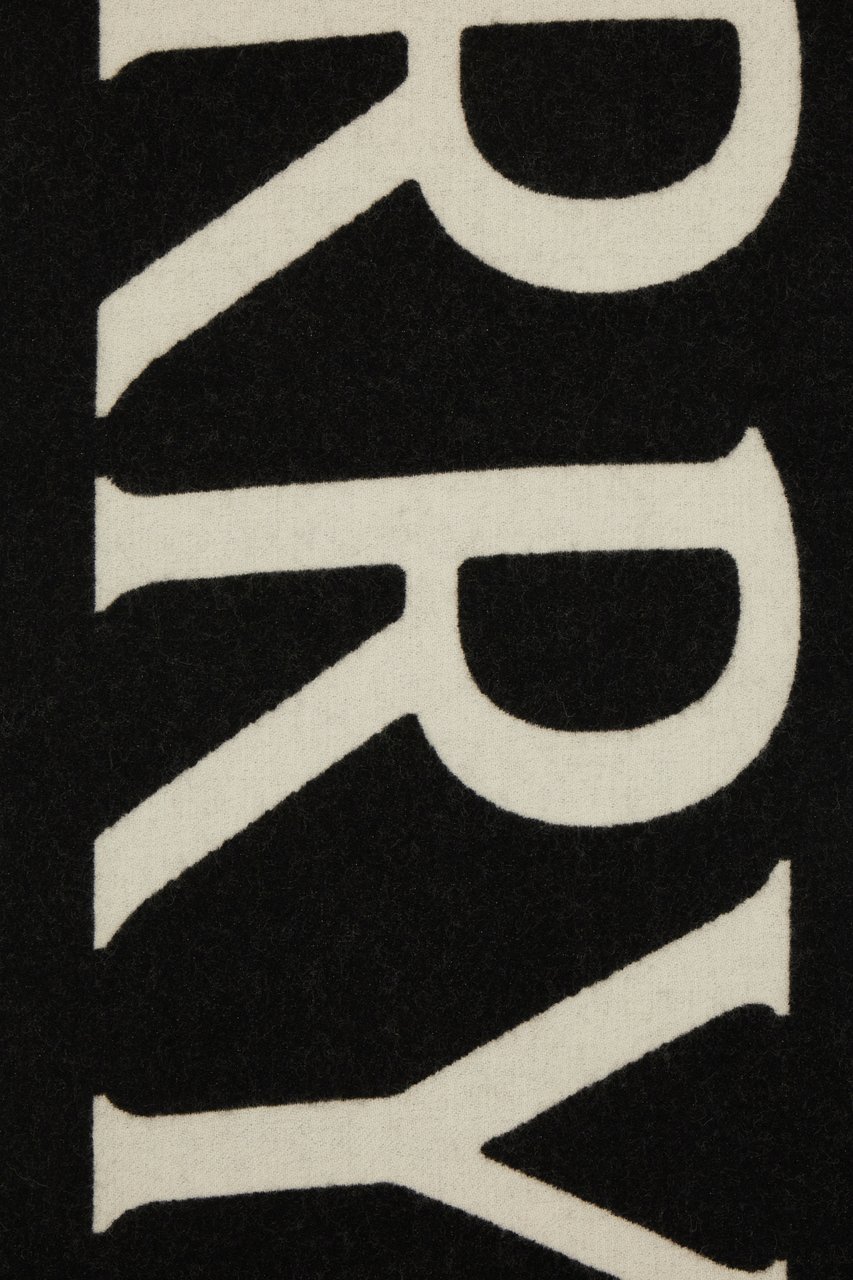 Burberry Burberry Embroidered wool scarf Divers