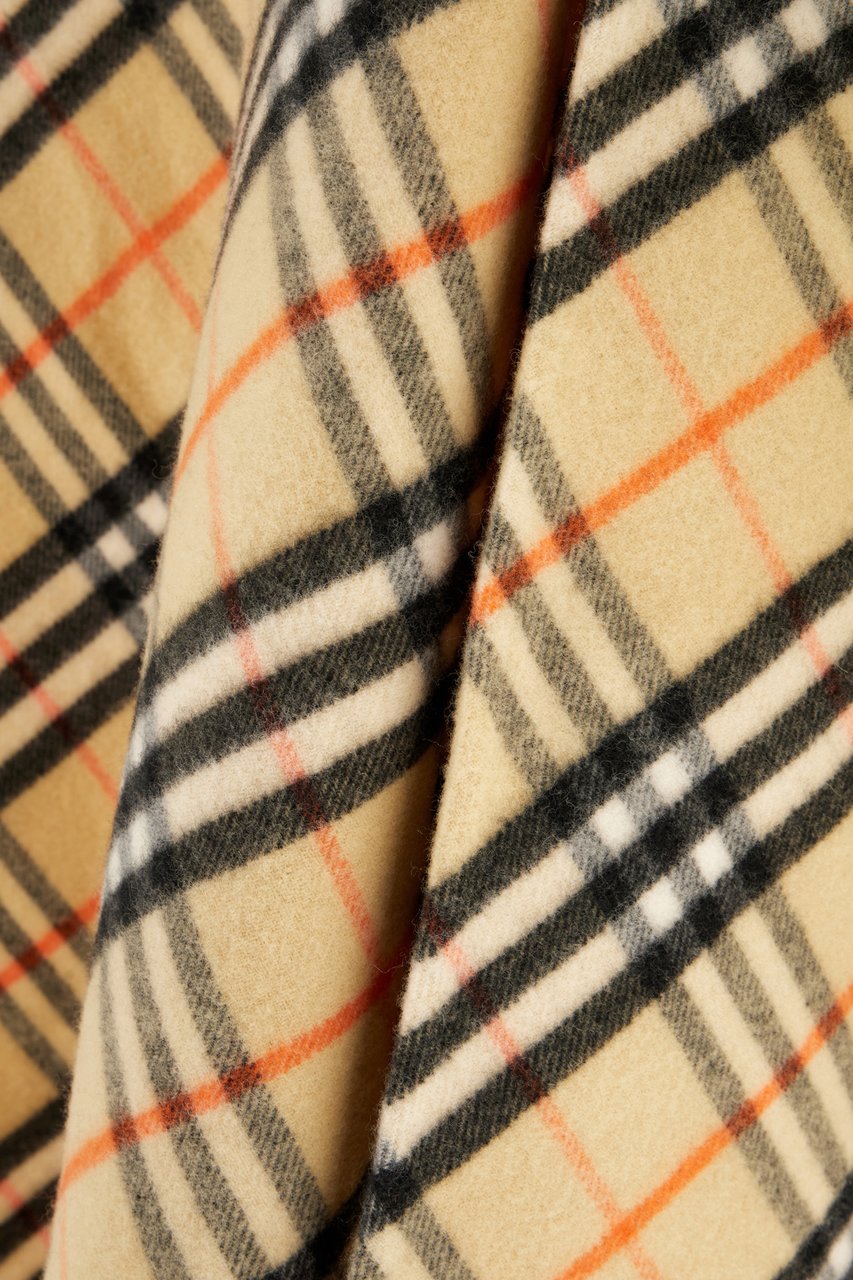 Burberry Burberry Embroidered wool blend cape Divers