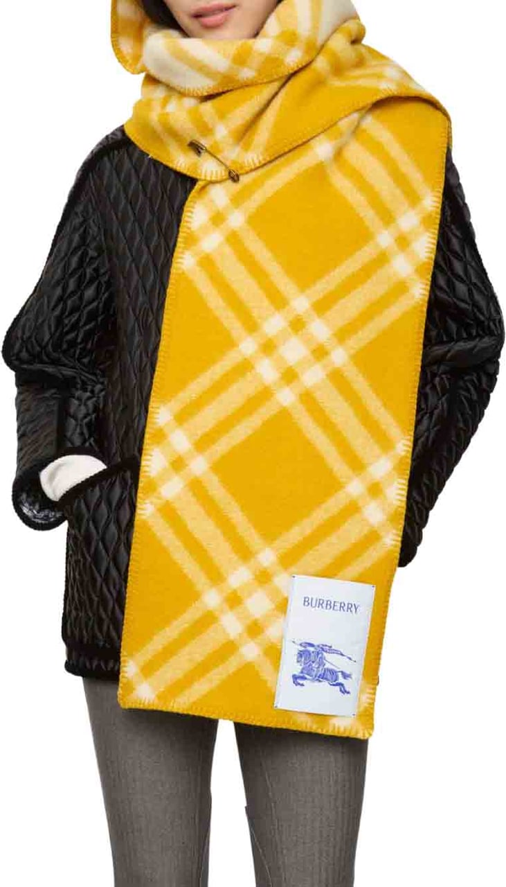 Burberry Scarfs Yellow Geel