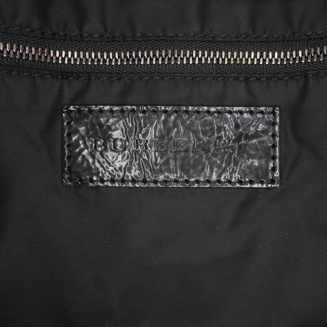 Burberry Medium Beat Check Nylon Victoria Tote Grijs