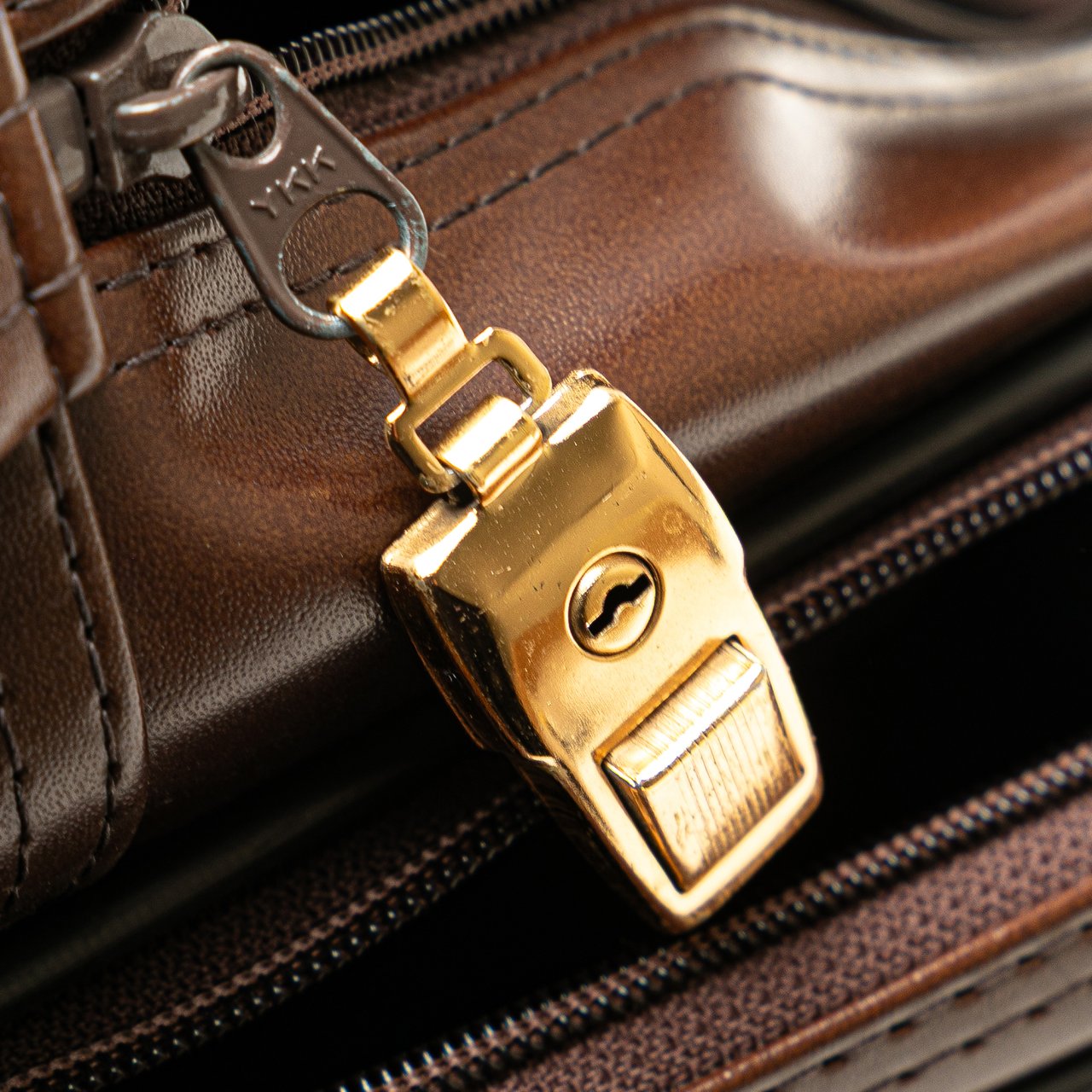 Burberry Haymarket Check Canvas Travel Bag Bruin