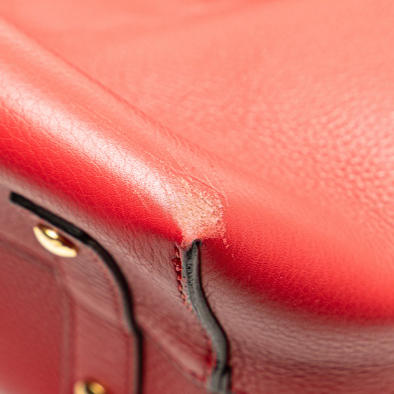 Burberry Small Grained Calfskin Belt Satchel Rood