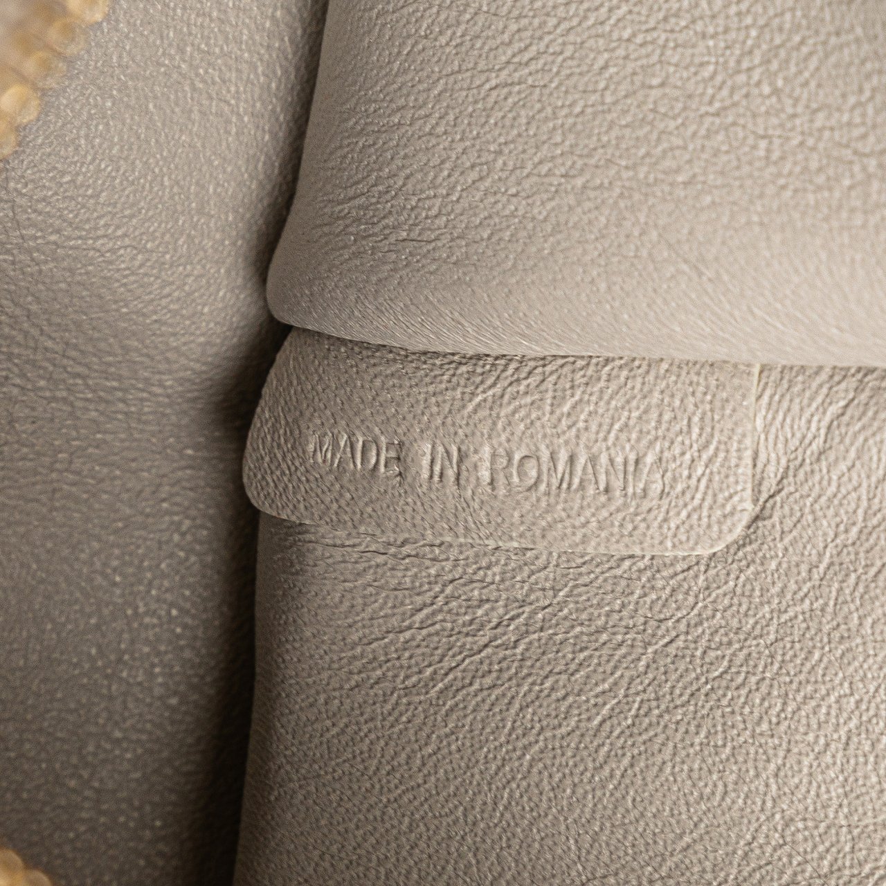 Burberry Small Embossed Grain Check Canterbury Tote Roze