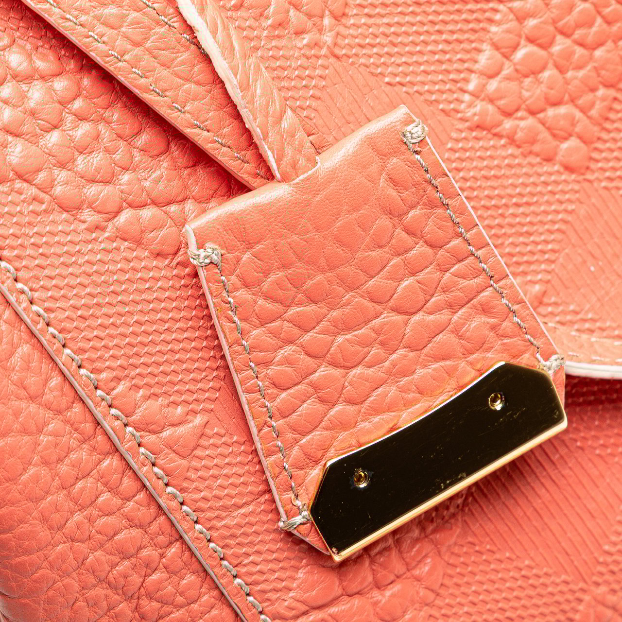 Burberry Small Embossed Grain Check Canterbury Tote Roze