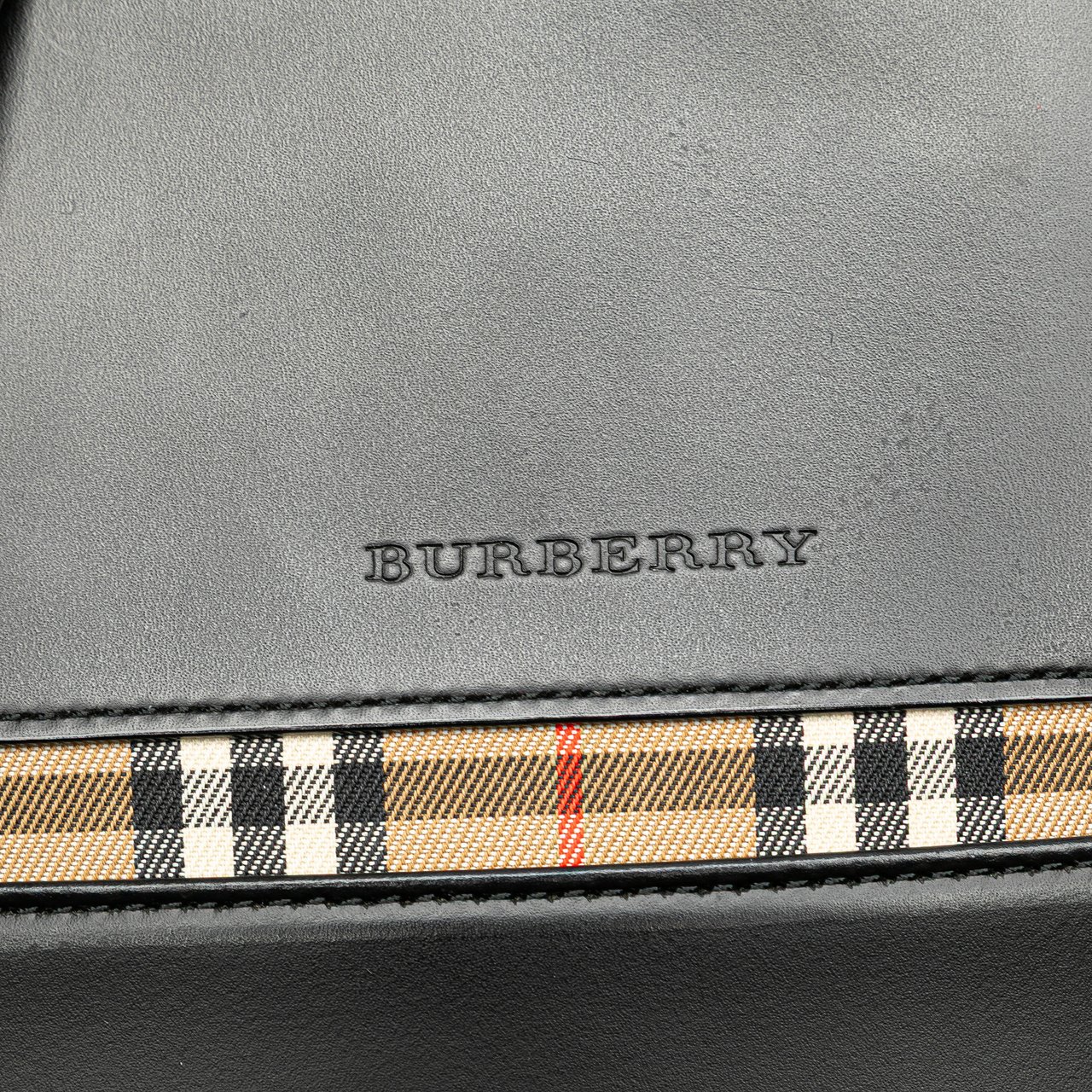 Burberry House Check Trimmed Leather Shoulder Bag Zwart