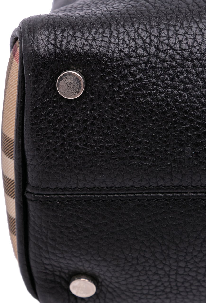 Burberry House Check Trimmed Grainy Calfskin Horn Toggle Tote Zwart