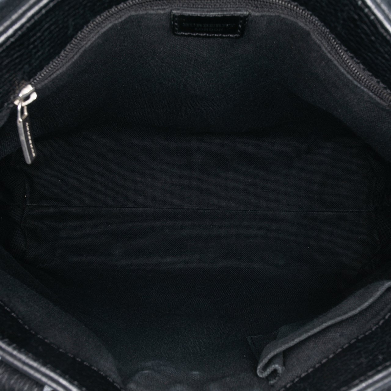 Burberry House Check Trimmed Grainy Calfskin Horn Toggle Tote Zwart