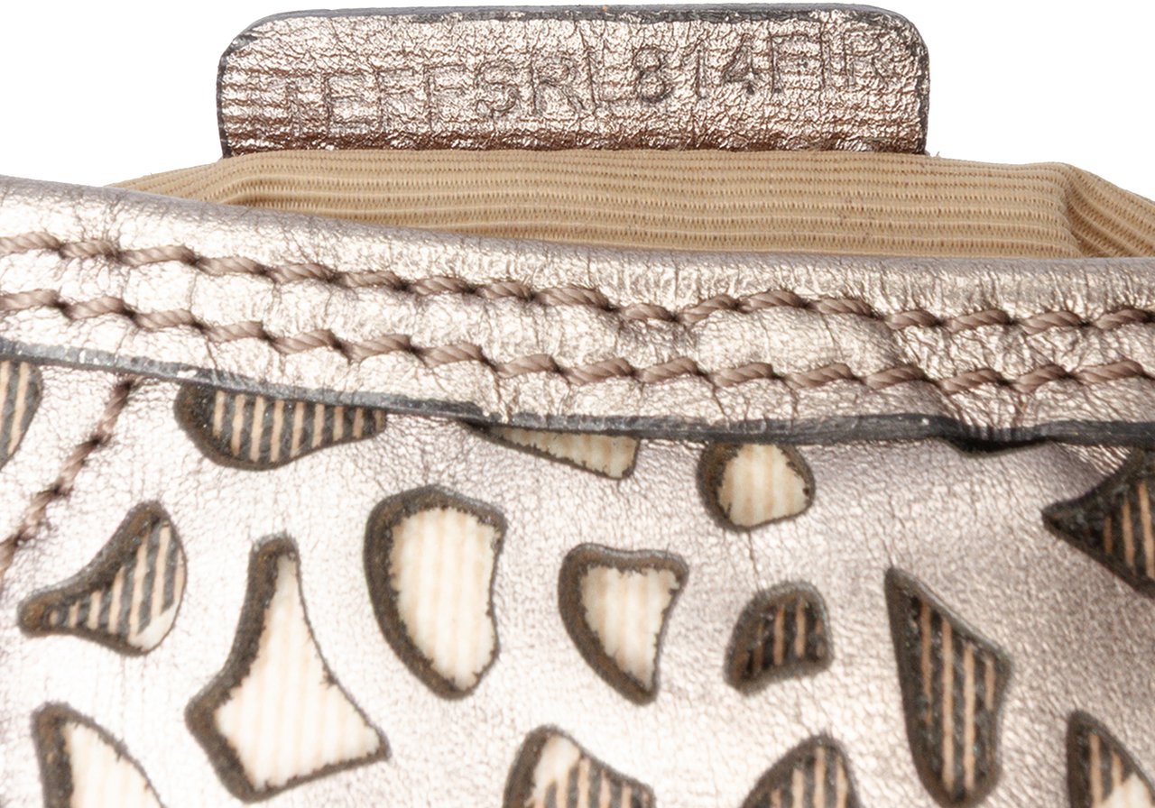 Burberry Nova Check Cutout Leather Accessory Pochette Zilver