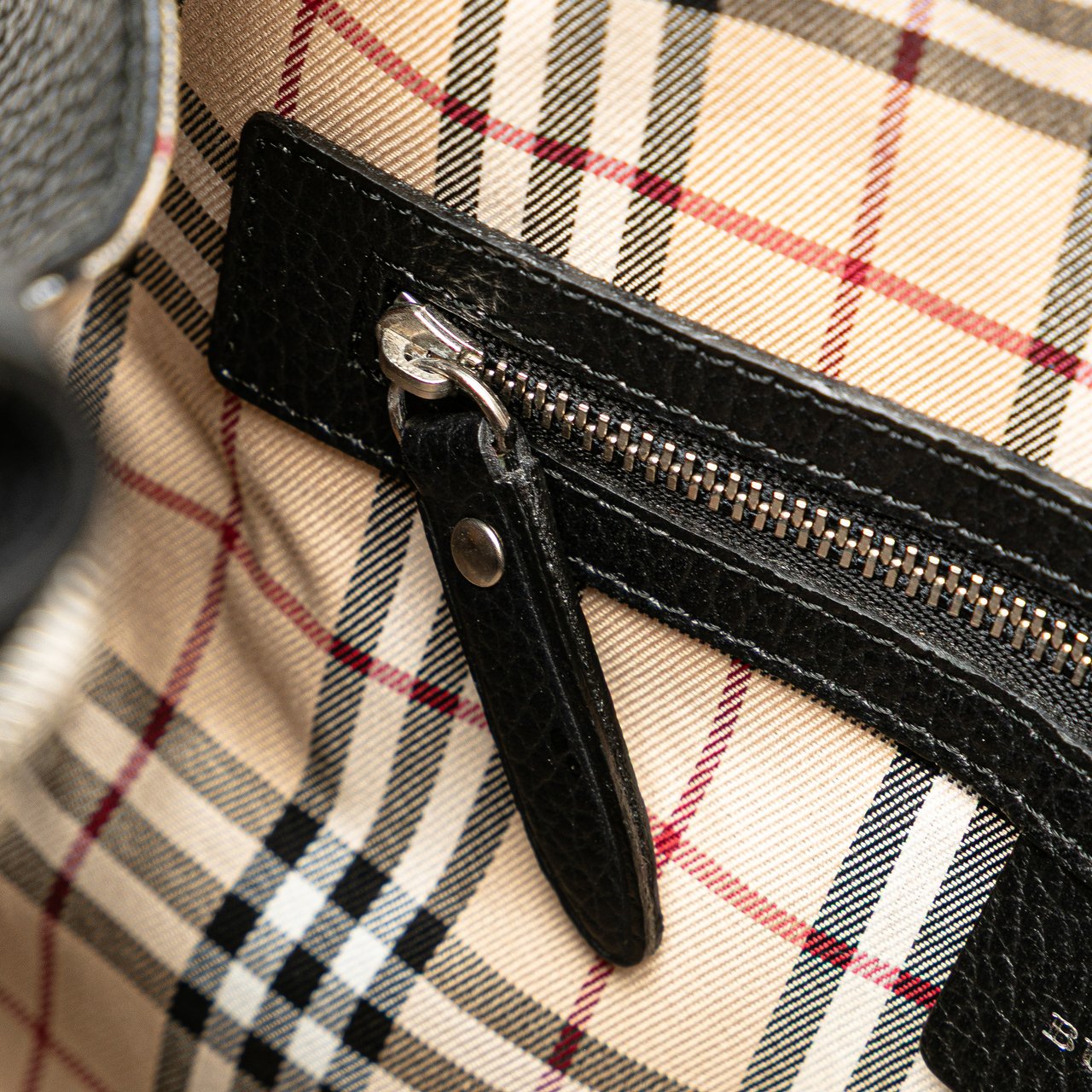 Burberry Leather Handbag Zwart
